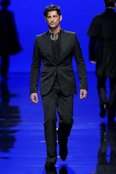 Look 43